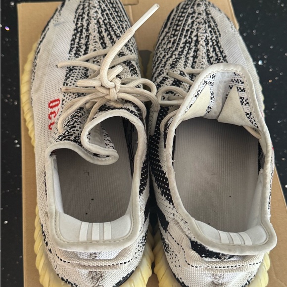 Yeezy Boost 350 V2 -Mens sneakers in Zebra main image 7